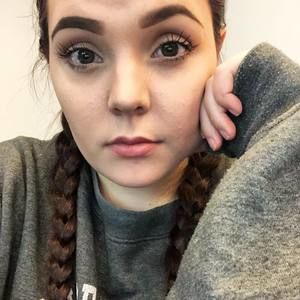 Meet your Posher, Caitlyn